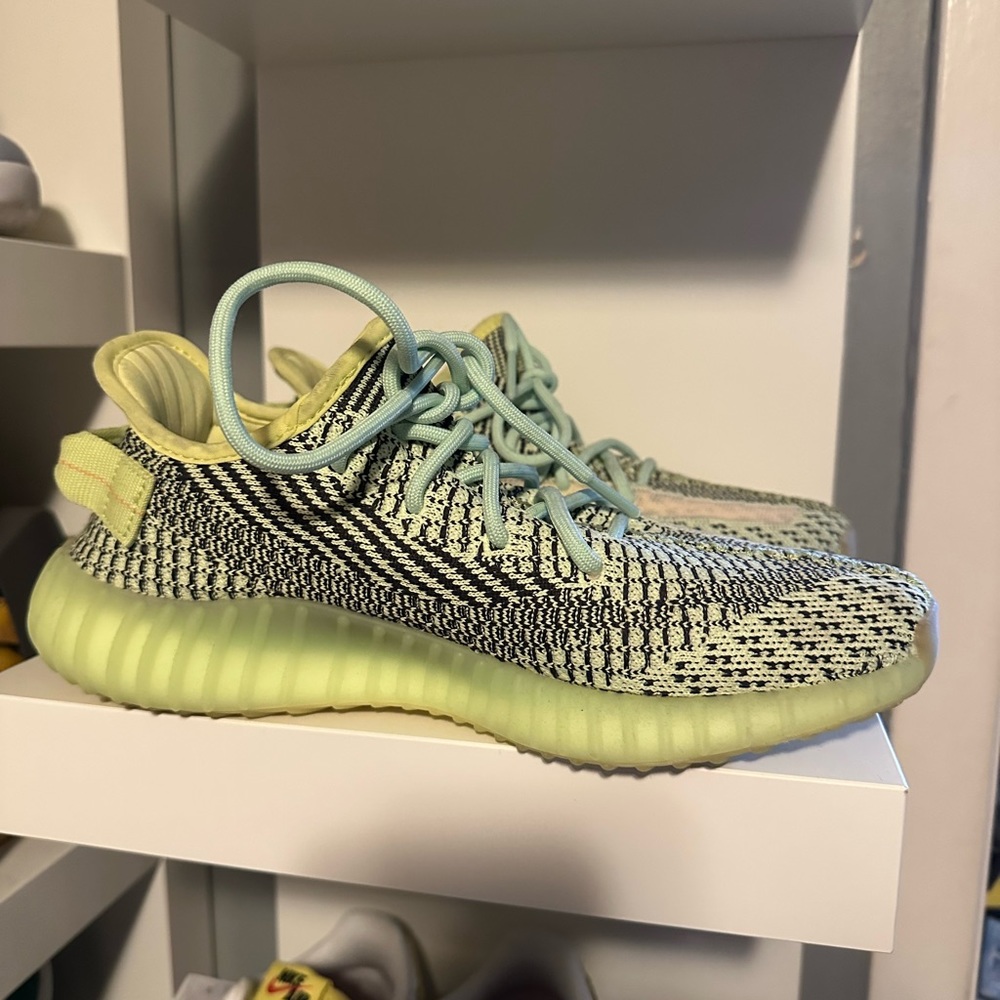 adidas Yeezy Boost 350 V2
Yeezree (Non-Reflective)